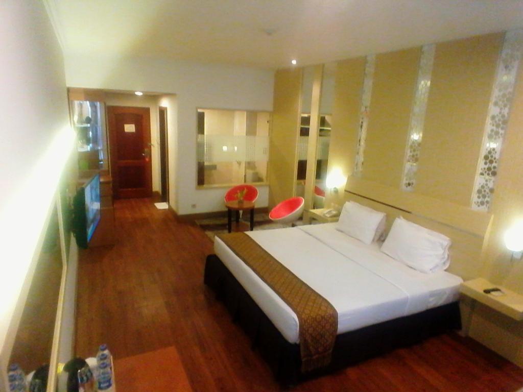 Hotel Victoria River View Banjarmasin  Εξωτερικό φωτογραφία