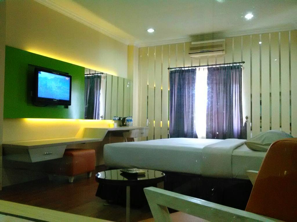 Hotel Victoria River View Banjarmasin  Εξωτερικό φωτογραφία