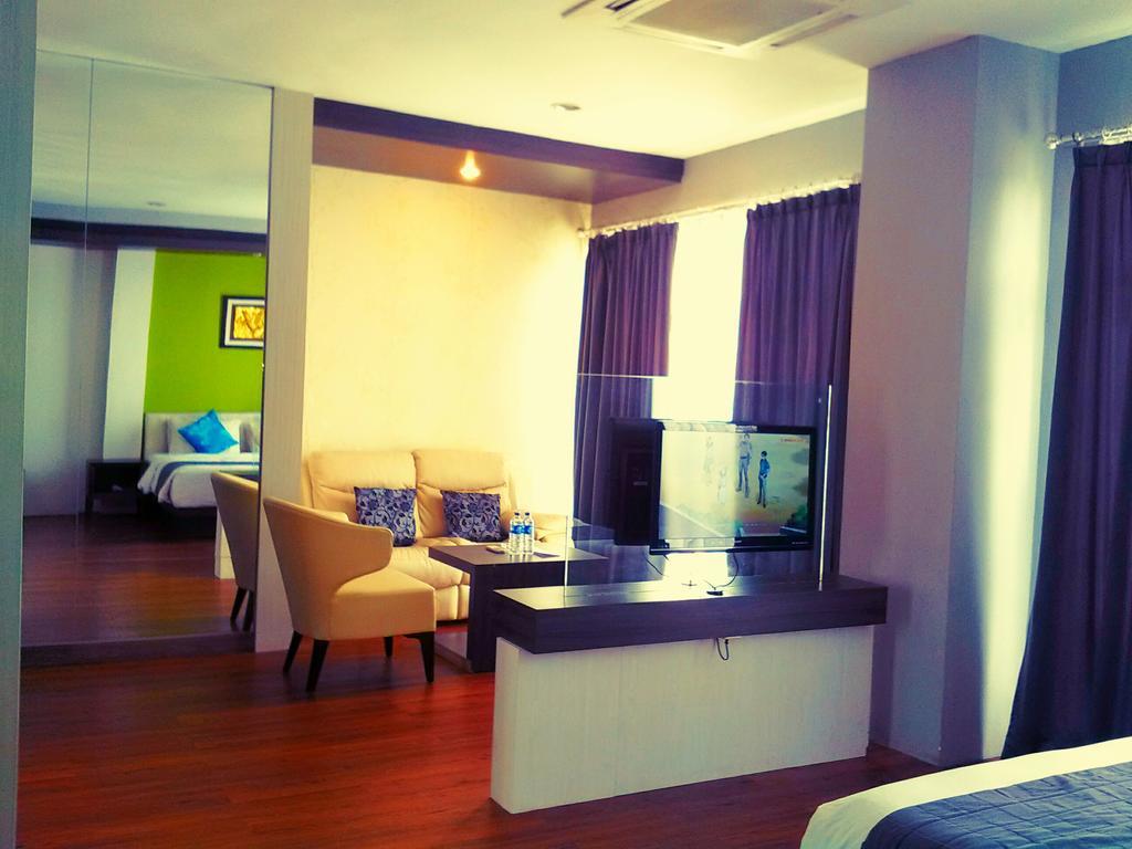 Hotel Victoria River View Banjarmasin  Εξωτερικό φωτογραφία