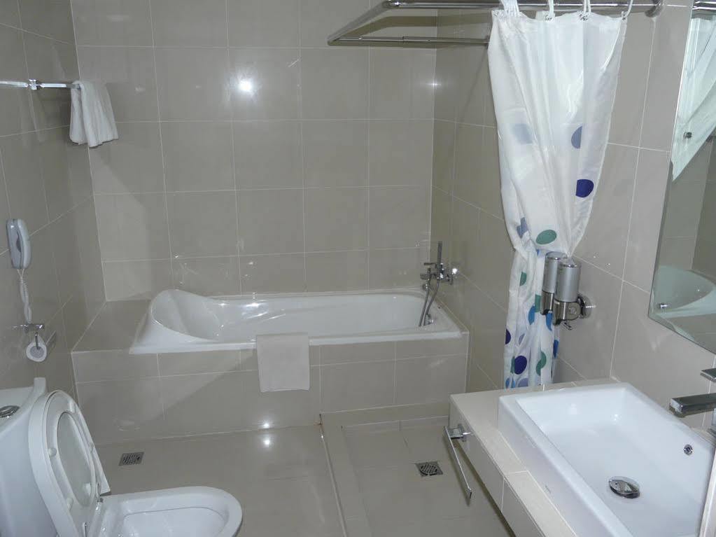 Hotel Victoria River View Banjarmasin  Εξωτερικό φωτογραφία