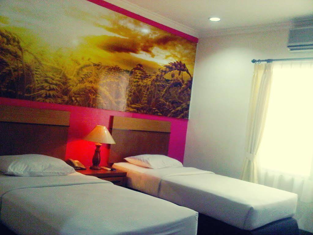 Hotel Victoria River View Banjarmasin  Εξωτερικό φωτογραφία