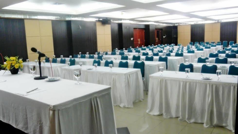 Hotel Victoria River View Banjarmasin  Εξωτερικό φωτογραφία