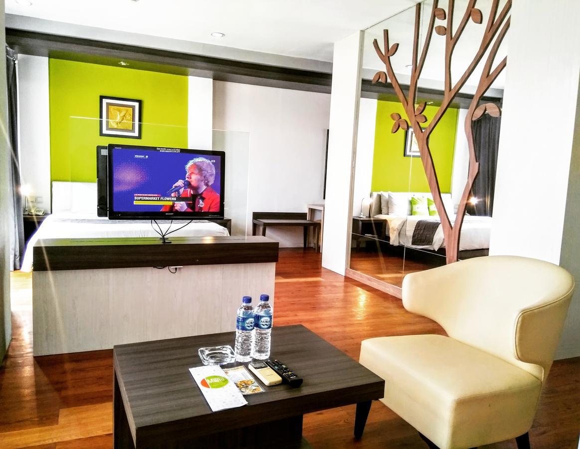 Hotel Victoria River View Banjarmasin  Εξωτερικό φωτογραφία